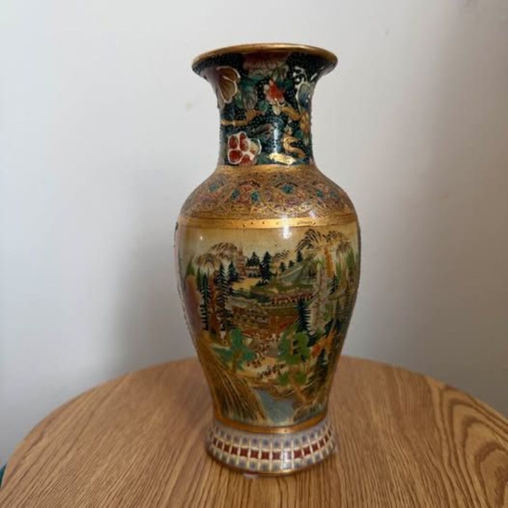 Japanese Satsuma Pottery Vase – Detailed Temple Landscape